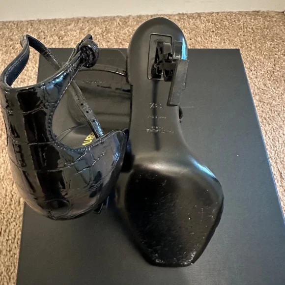 YSL OPYUM SANDALS IN CROCODILE-EMBOSSED LEATHER BLACK - Picture 4 of 10